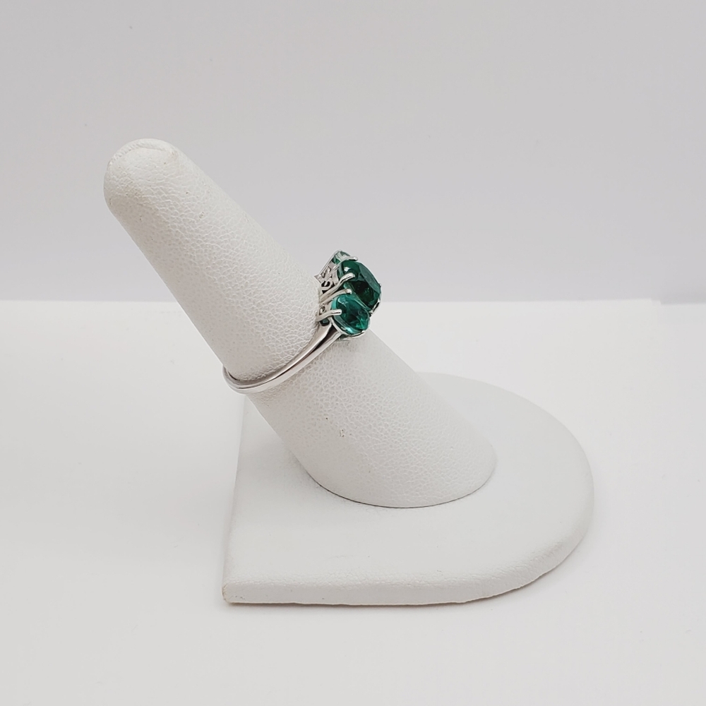 Emerald Green Quartz Platinum | 925 Sterling Silver Ring Three Stone Ring - Picture 7 of 8